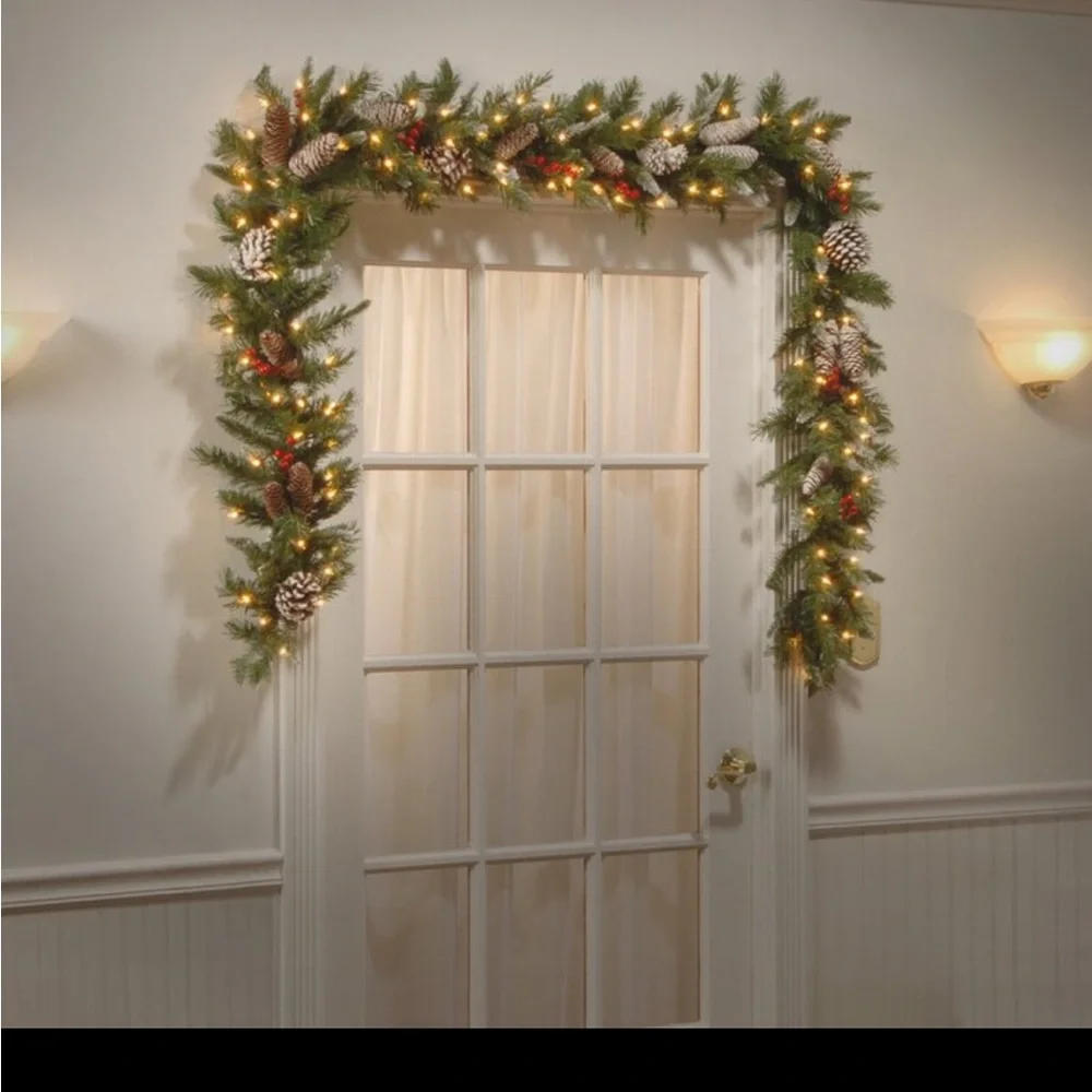 Lighted Garland (9-feet)